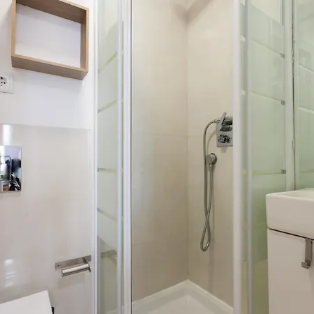 Daire Downtown Flat - Metro And Tram28 *
