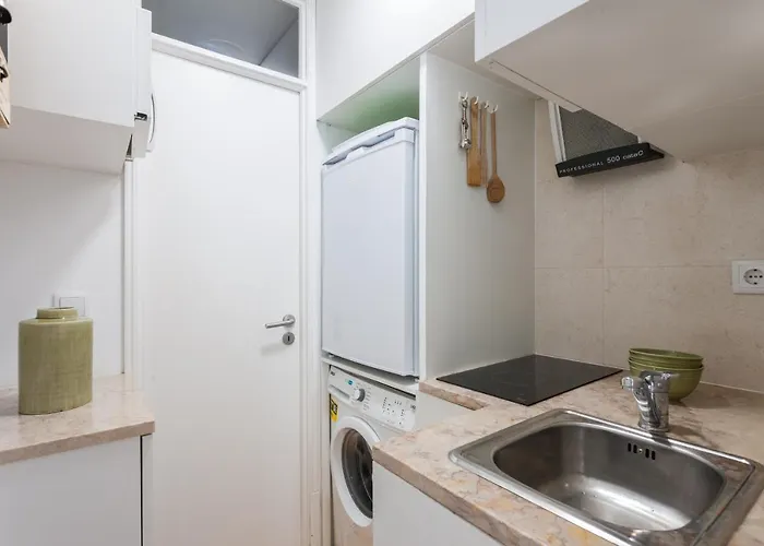 Downtown Flat - Metro And Tram28