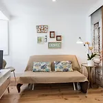 Daire Downtown Flat - Metro And Tram28 *