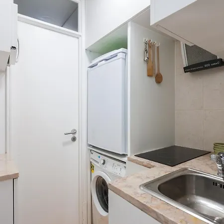 Downtown Flat - Metro And Tram28