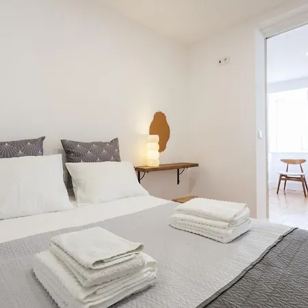 דירה Downtown Flat - Metro And Tram28 ליסבון