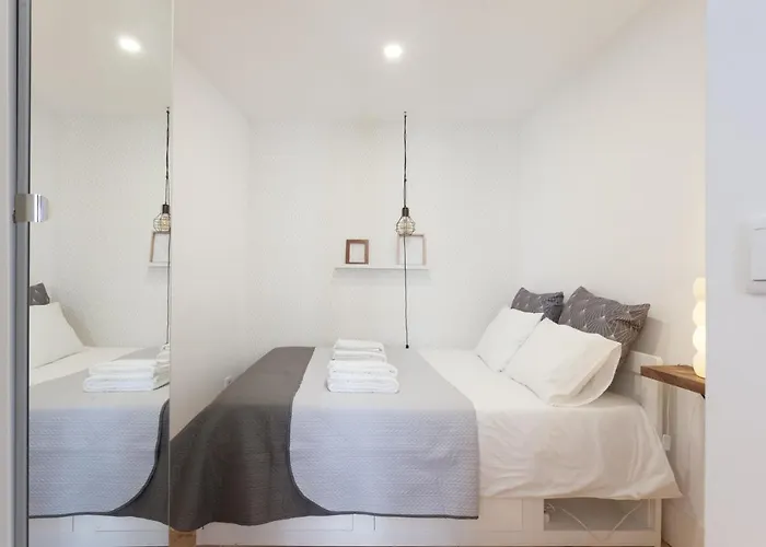 Downtown Flat - Metro And Tram28 *