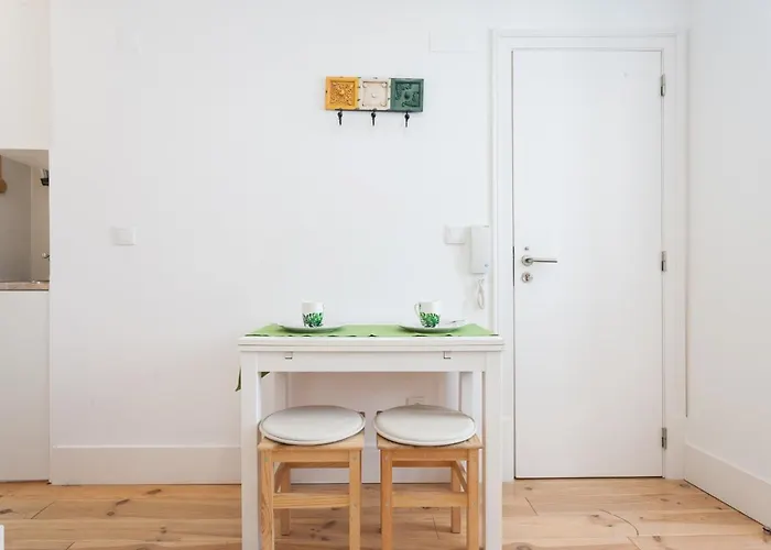 Апартаменти Downtown Flat - Metro And Tram28